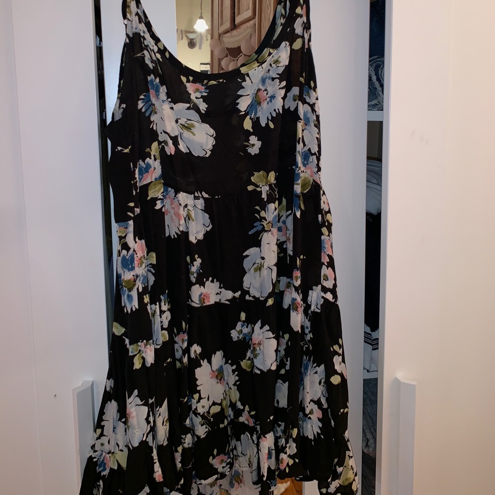 Brandy Melville Flowy Floral Dress